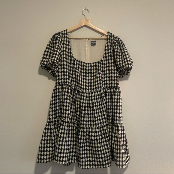 ARULA Dresses & Skirts - NWT ARULA Black & White Plaid Houndstooth Puff Sleeve Mini Dress, Size A 1x